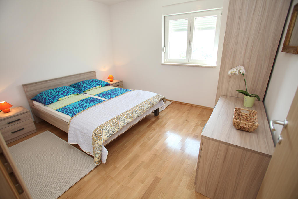 Villa Iris Apartments Seget Vranjica Exterior photo
